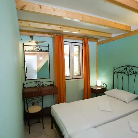 Foufas Lejlighedshotel