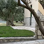 Foufas Parálion Ástros