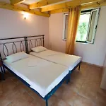 Foufas 4* Parálion Ástros