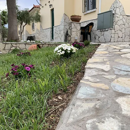 Foufas Lägenhetshotell 4*