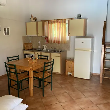 Hotel apartamentowy Foufas 4*