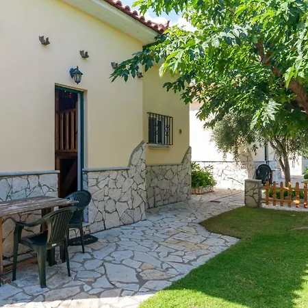 Foufas Parálion Ástros